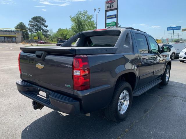 2011 Chevrolet Avalanche LS