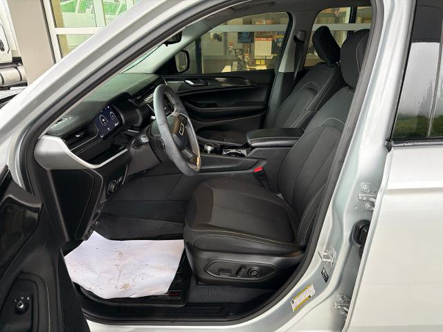2024 Jeep Grand Cherokee L Altitude 4x4