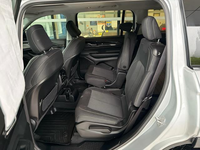 2024 Jeep Grand Cherokee L Altitude 4x4