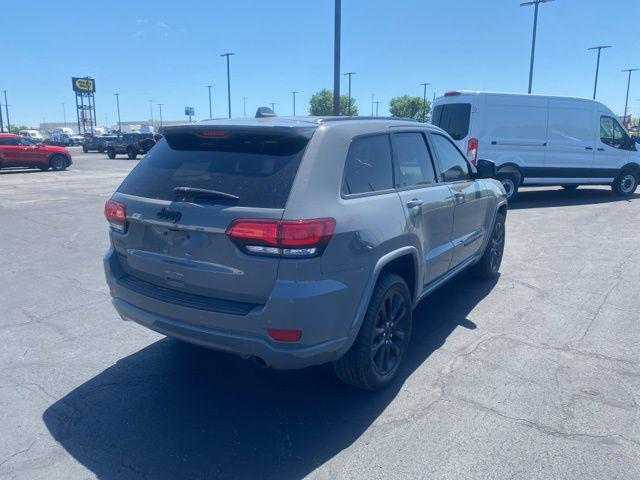 2022 Jeep Grand Cherokee Laredo X 4x4