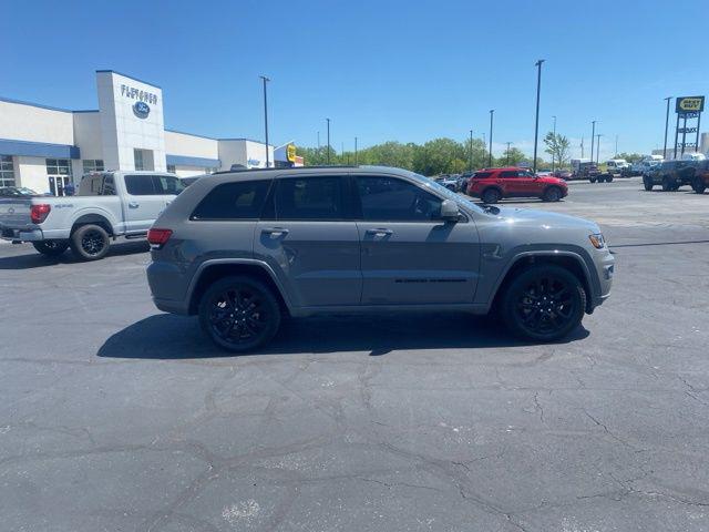 2022 Jeep Grand Cherokee Laredo X 4x4