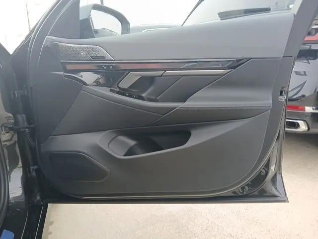 2027 BMW 5 Series 530i