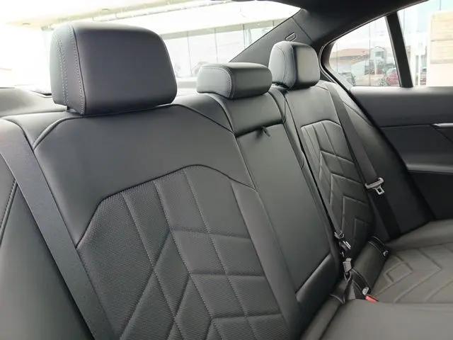 2027 BMW 5 Series 550e xDrive