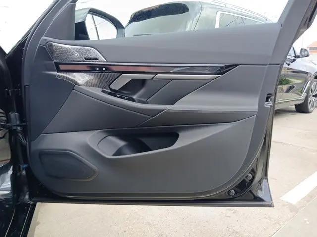 2027 BMW 5 Series 550e xDrive