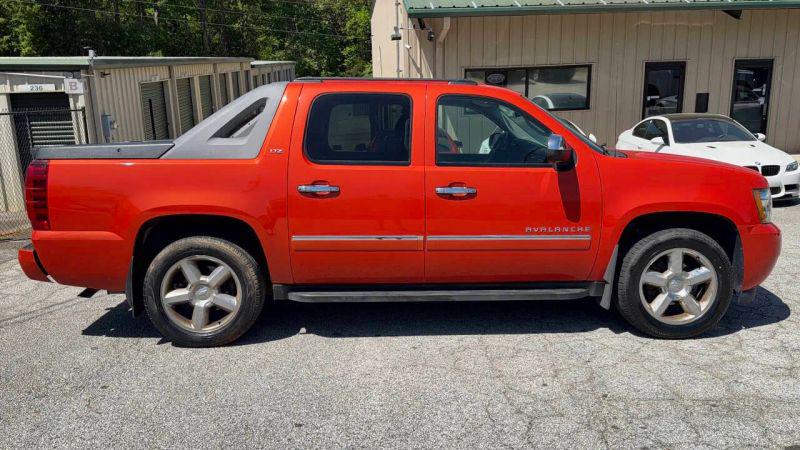 2011 Chevrolet Avalanche LTZ