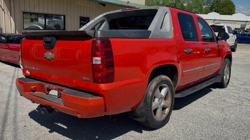 2011 Chevrolet Avalanche LTZ