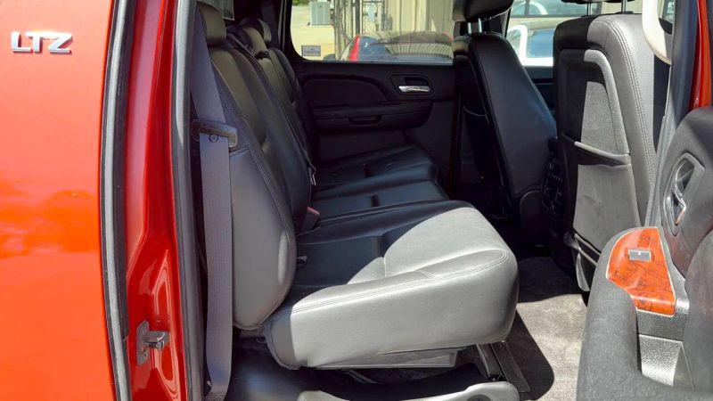 2011 Chevrolet Avalanche LTZ