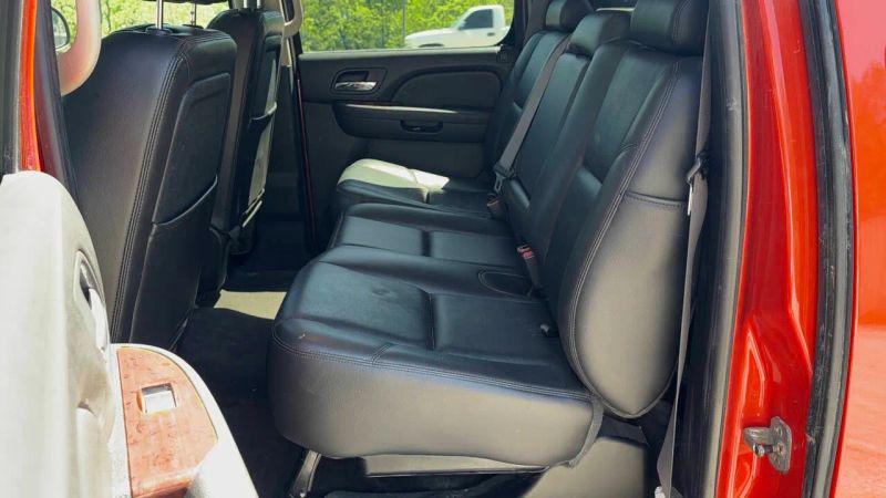 2011 Chevrolet Avalanche LTZ