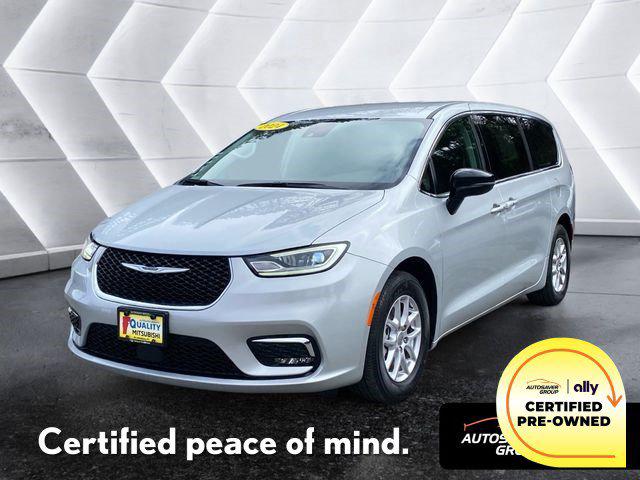 2024 Chrysler Pacifica Touring L for sale in Saint Johnsbury, VT