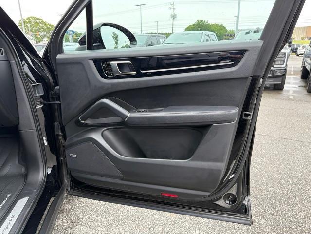 2021 Porsche Cayenne Base