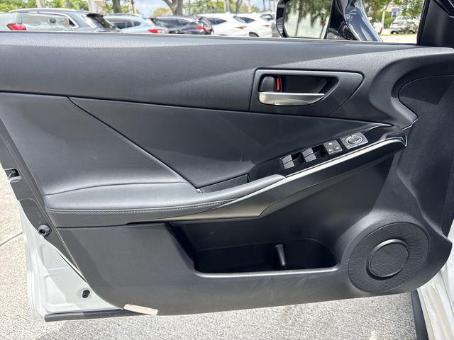 2025 Lexus IS 300 300