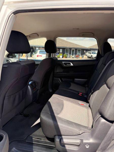 2017 Nissan Pathfinder SV