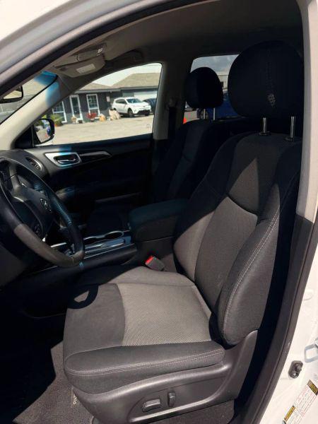 2017 Nissan Pathfinder SV