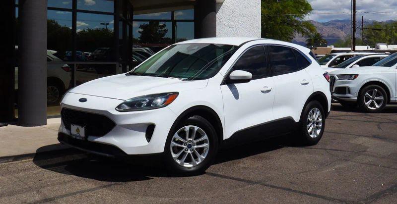 2020 Ford Escape SE