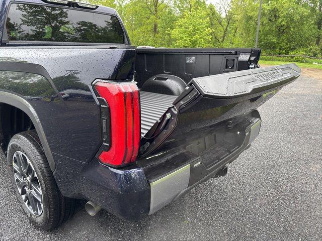 2026 Toyota Tundra Limited CrewMax 5.5' Bed