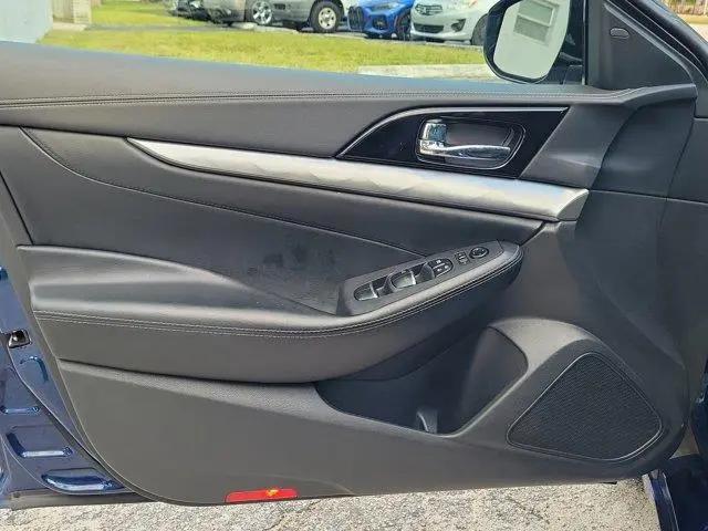 2023 Nissan Maxima SV Xtronic CVT