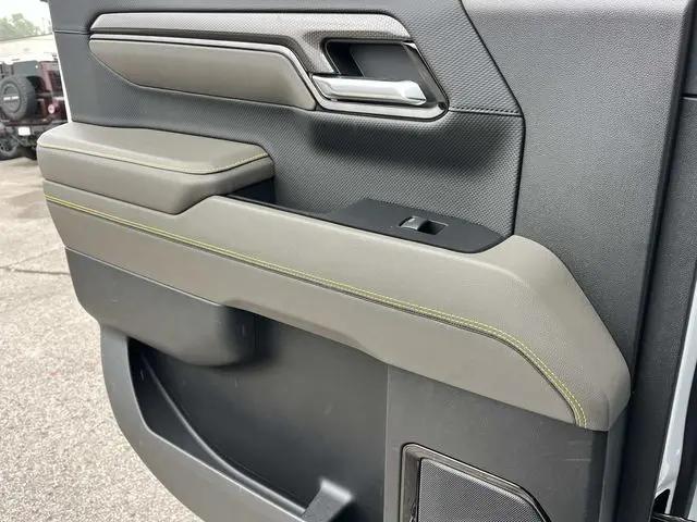 2023 Chevrolet Silverado 1500 4WD Crew Cab Short Bed ZR2