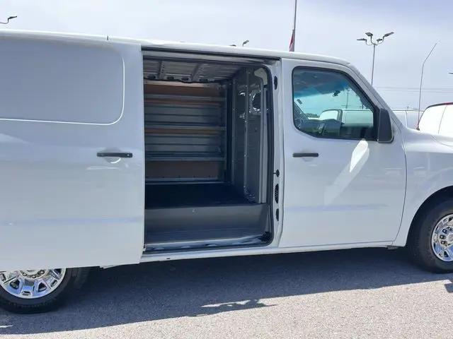 2020 Nissan 1500 SV Standard Roof V6