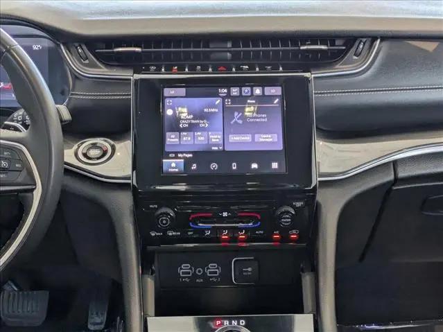 2023 Jeep Grand Cherokee L Laredo 4x4