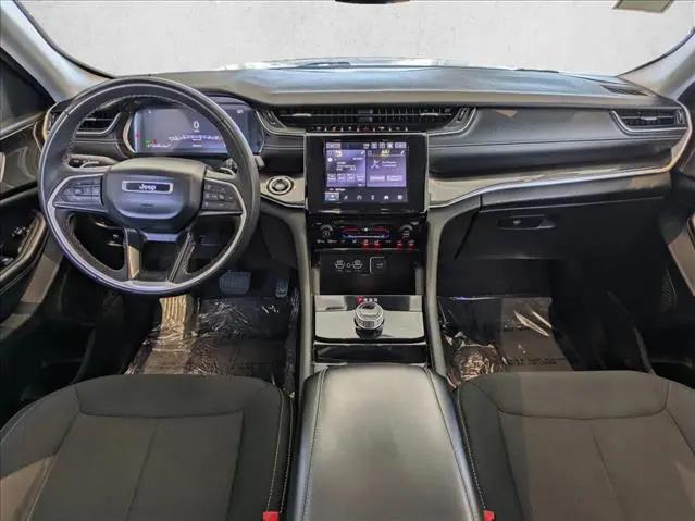 2023 Jeep Grand Cherokee L Laredo 4x4