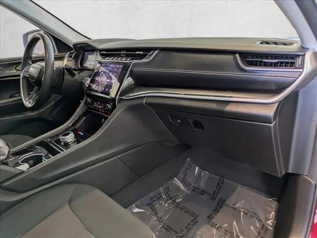 2023 Jeep Grand Cherokee L Laredo 4x4