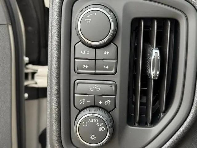 2026 Chevrolet Silverado 1500 4WD Crew Cab Short Bed Custom Trail Boss