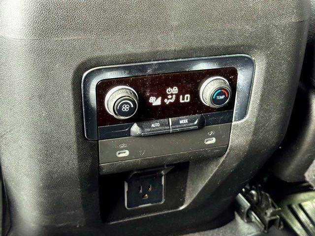 2022 Chevrolet Suburban 2WD LT