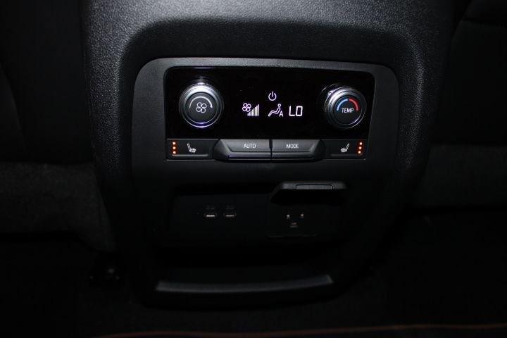 2026 GMC Acadia AT4 AWD