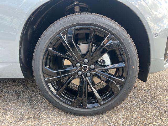 2026 Volvo XC60 B5 Ultra Black Edition