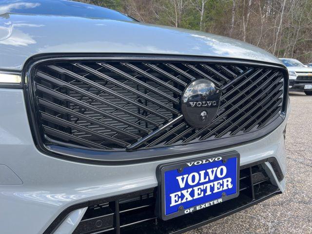 2026 Volvo XC60 B5 Ultra Black Edition