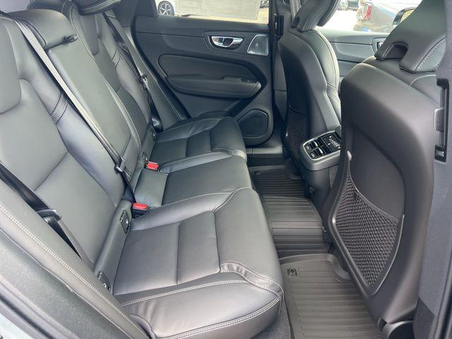 2026 Volvo XC60 B5 Ultra Black Edition