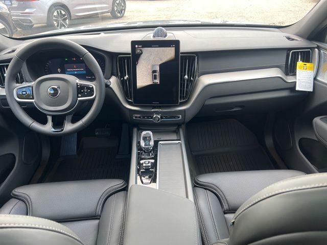 2026 Volvo XC60 B5 Ultra Black Edition