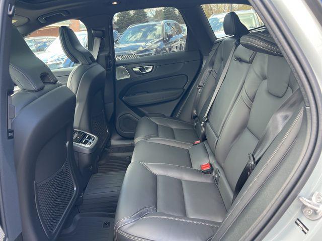 2026 Volvo XC60 B5 Ultra Black Edition