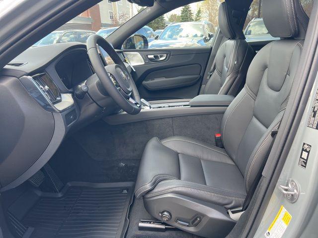 2026 Volvo XC60 B5 Ultra Black Edition