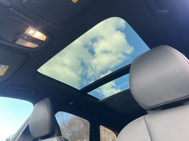 2026 Volvo XC60 B5 Ultra Black Edition