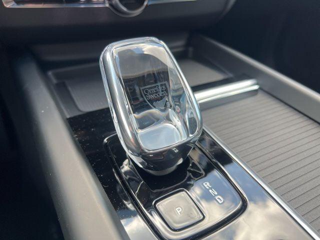 2026 Volvo XC60 B5 Ultra Black Edition