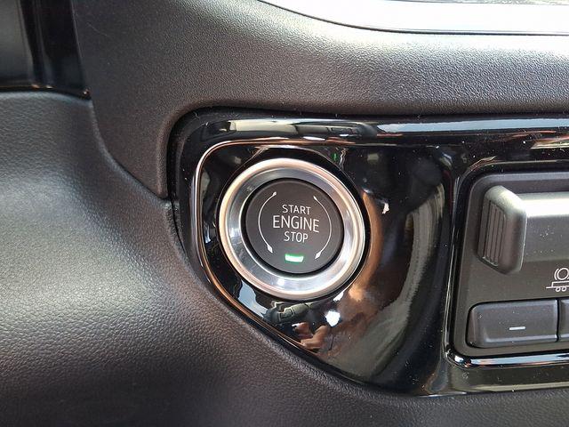2026 GMC Sierra 2500HD Crew Cab, Standard Bed, SLT, 4WD