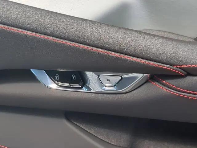 2026 Chevrolet Corvette Stingray Convertible, 2LT, RWD