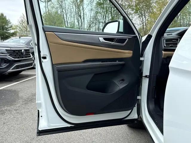 2025 Volkswagen Atlas Cross Sport 2.0T SE w/Technology