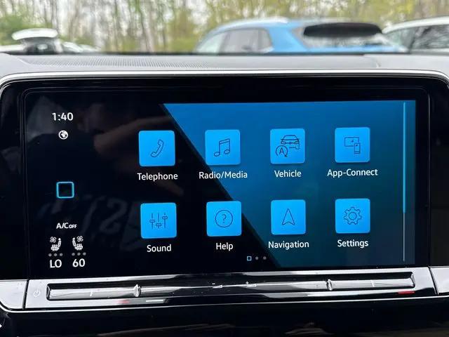 2025 Volkswagen Atlas Cross Sport 2.0T SE w/Technology