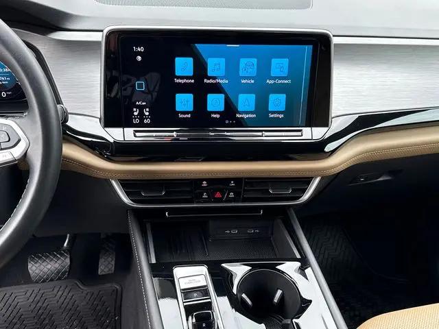 2025 Volkswagen Atlas Cross Sport 2.0T SE w/Technology