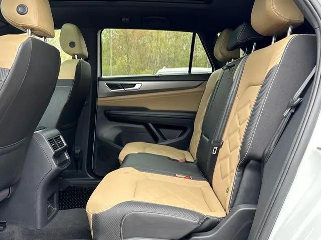 2025 Volkswagen Atlas Cross Sport 2.0T SE w/Technology