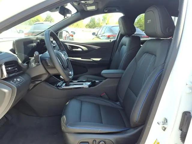 2026 Buick NV Sport Touring FWD