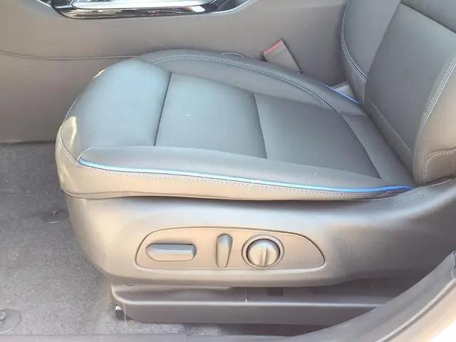 2026 Buick NV Sport Touring FWD