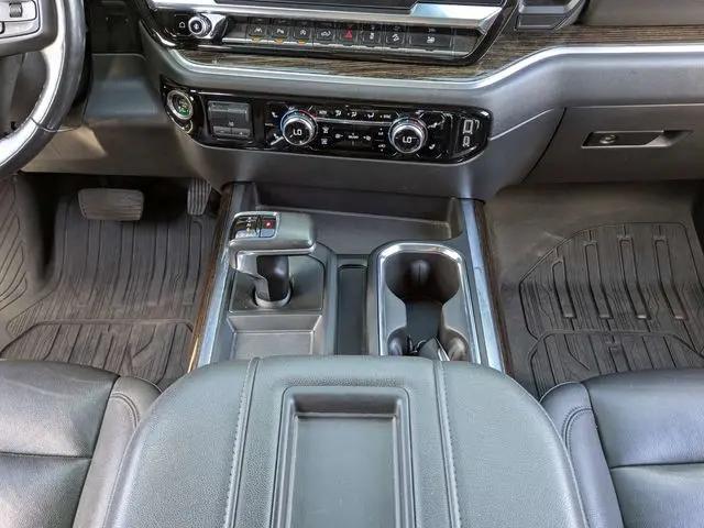 2022 GMC Sierra 1500 4WD Crew Cab Short Box Elevation