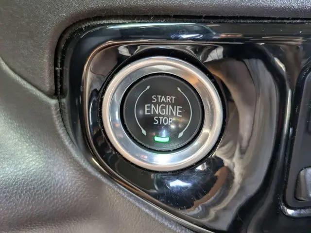 2022 GMC Sierra 1500 4WD Crew Cab Short Box Elevation