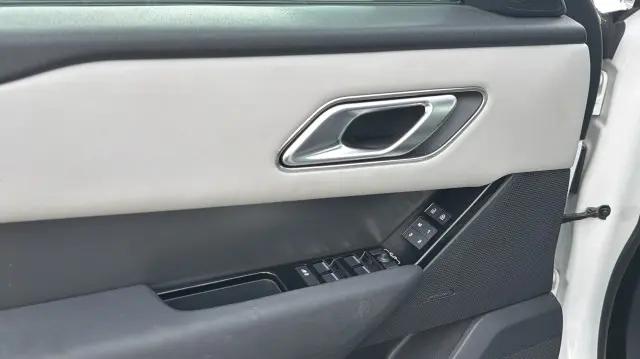 2025 Land Rover Range Rover Velar P250 Dynamic SE