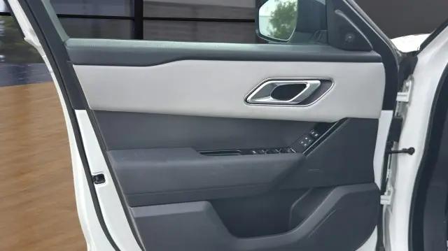 2025 Land Rover Range Rover Velar P250 Dynamic SE