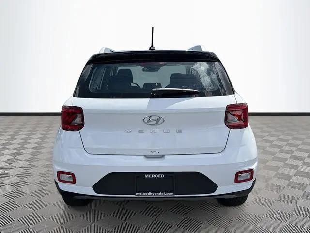 2026 Hyundai Venue SEL w/Two-Tone Roof