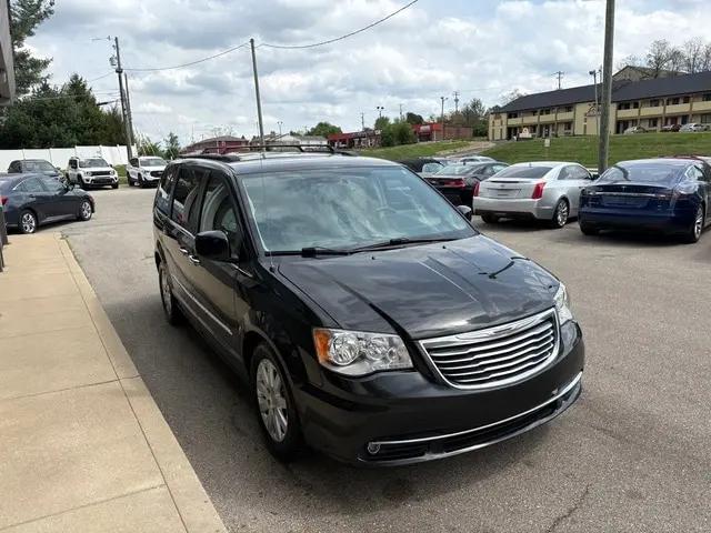 2016 Chrysler Town & Country Touring